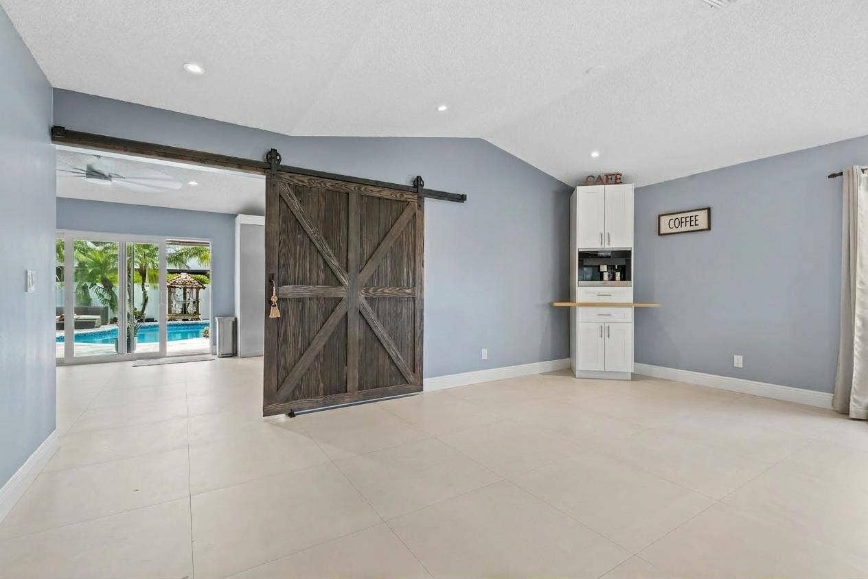 10110 SW 16TH Place, Davie, FL 33324 collov-ai_20260930191013_7g4ie7