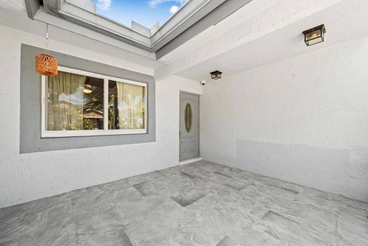 10110 SW 16TH Place, Davie, FL 33324 collov-ai_20260930124838_rmr5kh