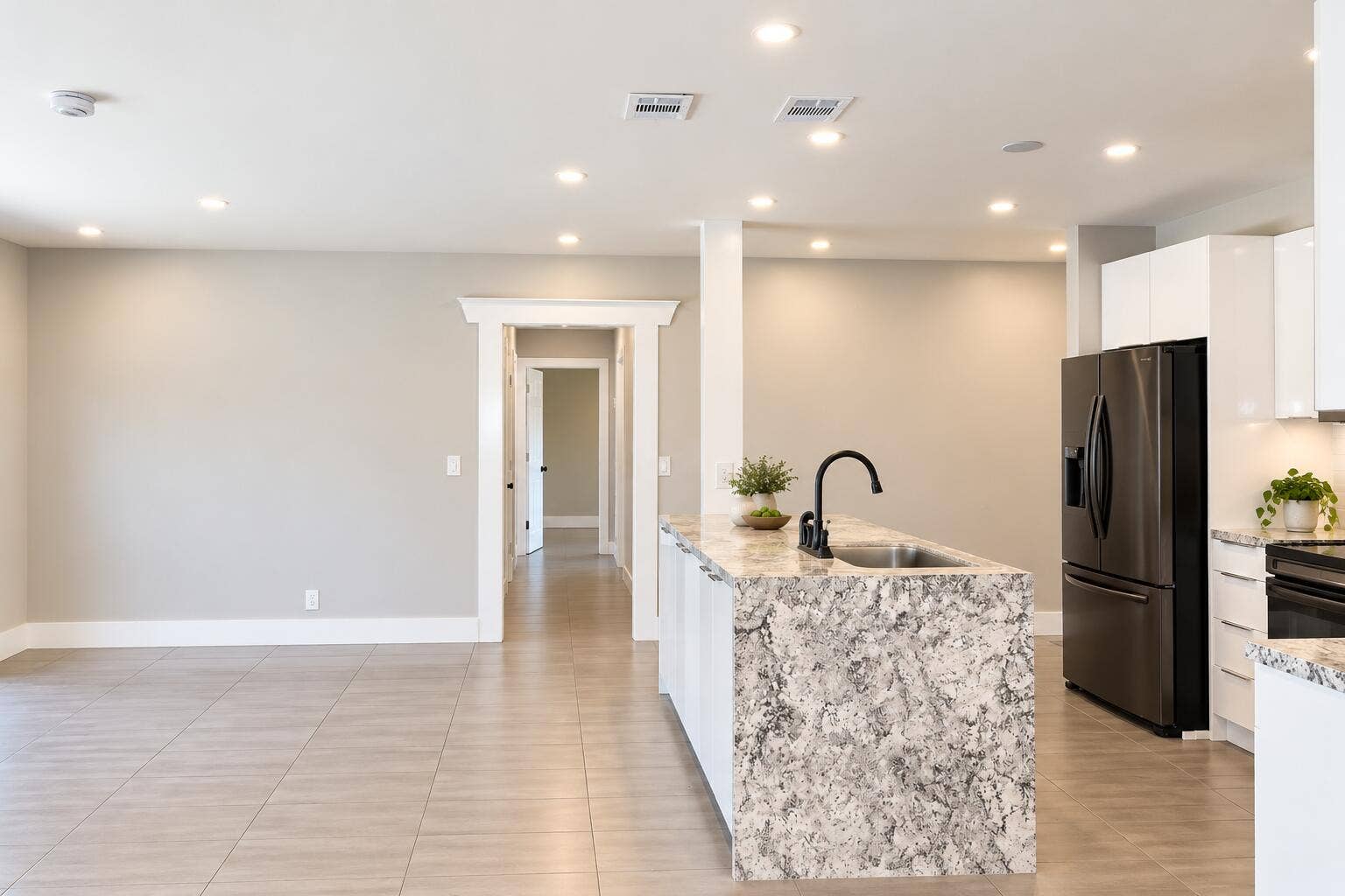 1343 W Ocean Avenue, Lantana, FL 33462 Kitchen