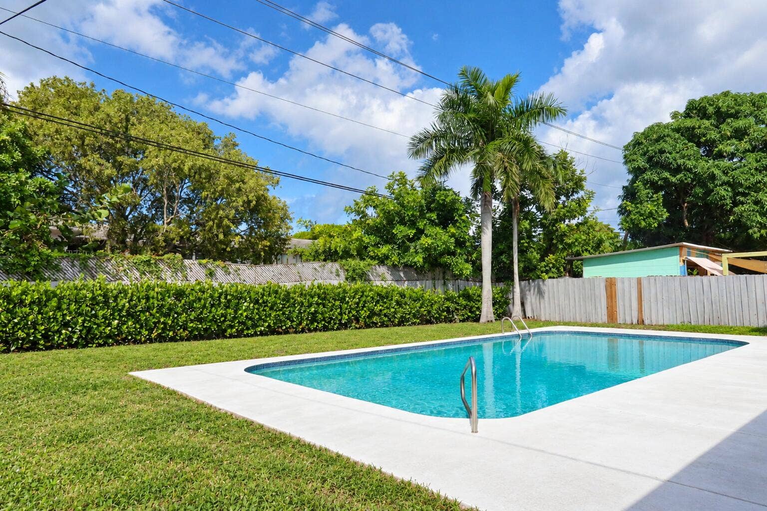 1343 W Ocean Avenue, Lantana, FL 33462 Pool