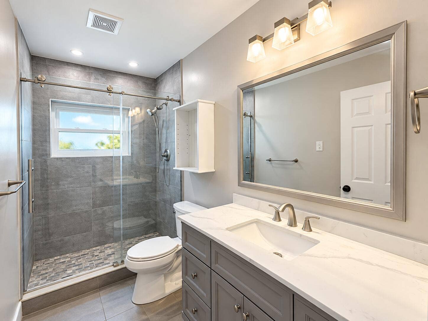 1343 W Ocean Avenue, Lantana, FL 33462 Guest Bathroom
