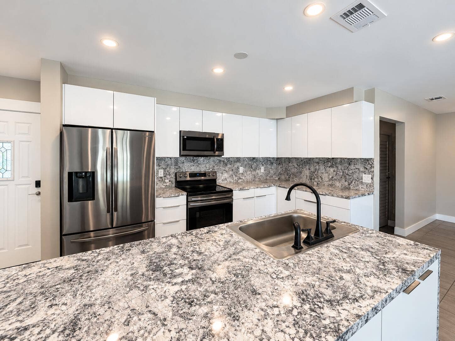 1343 W Ocean Avenue, Lantana, FL 33462 Kitchen