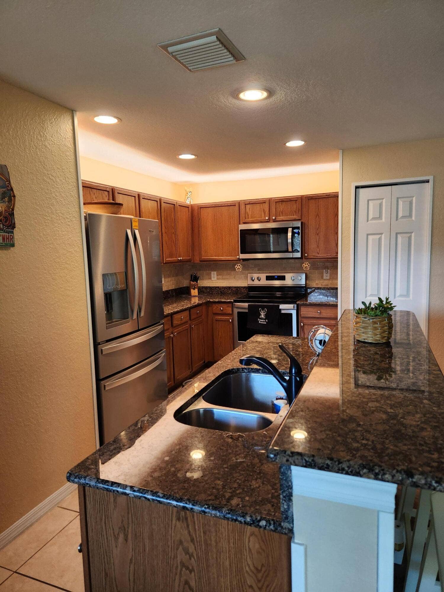 2765 SE Birmingham Drive, Stuart, FL 34994 Kitchen view