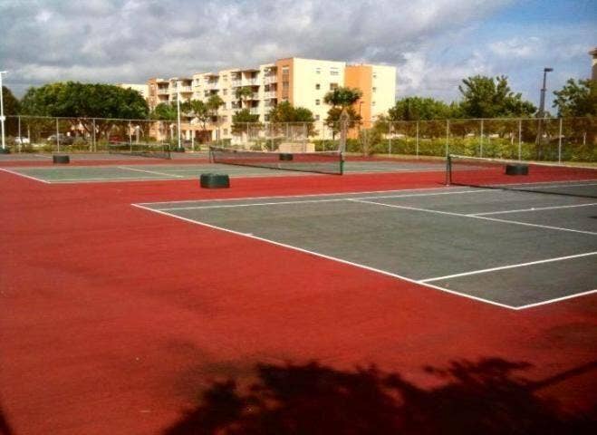 500 Executive Center Drive, #5H, West Palm Beach, FL 33401 tennis