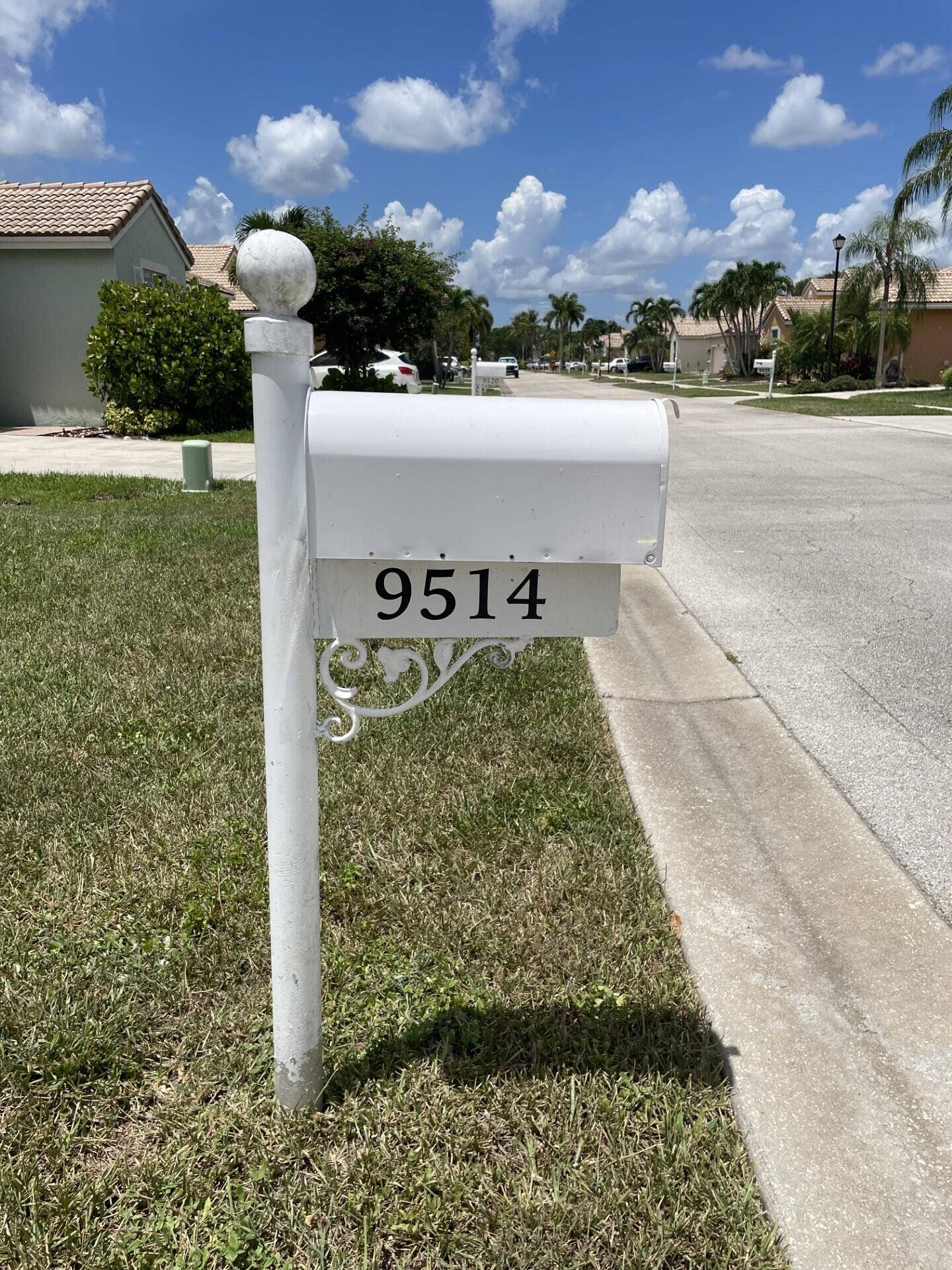 9514 Lago Drive, Boynton Beach, FL 33472 Lago mailbox