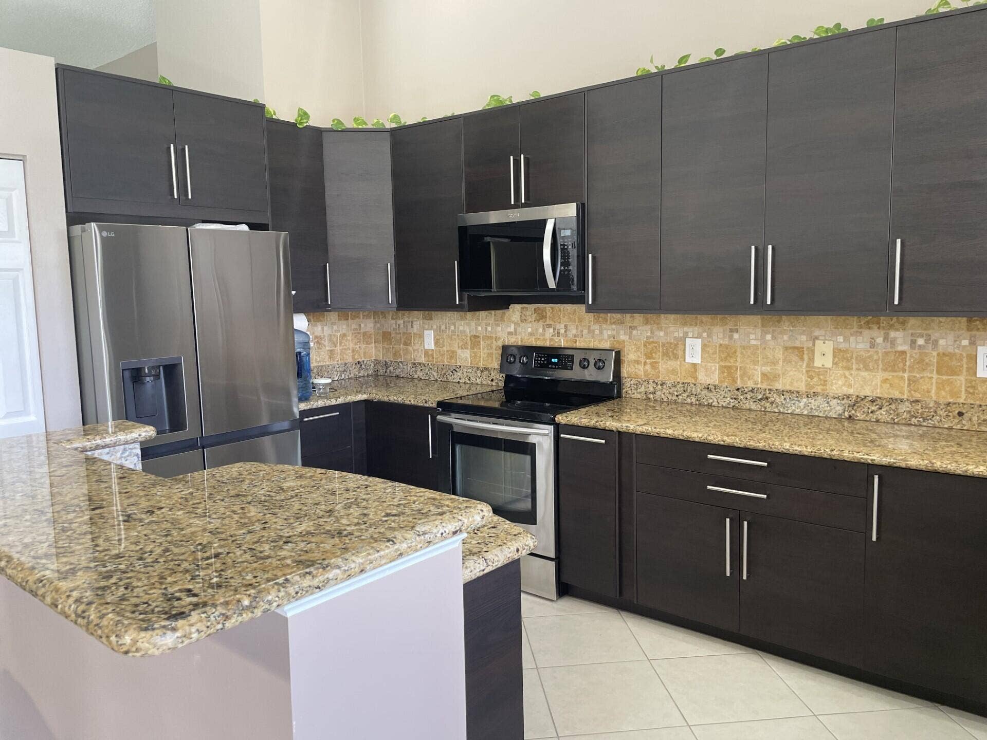 9514 Lago Drive, Boynton Beach, FL 33472 Lago kitchen long view
