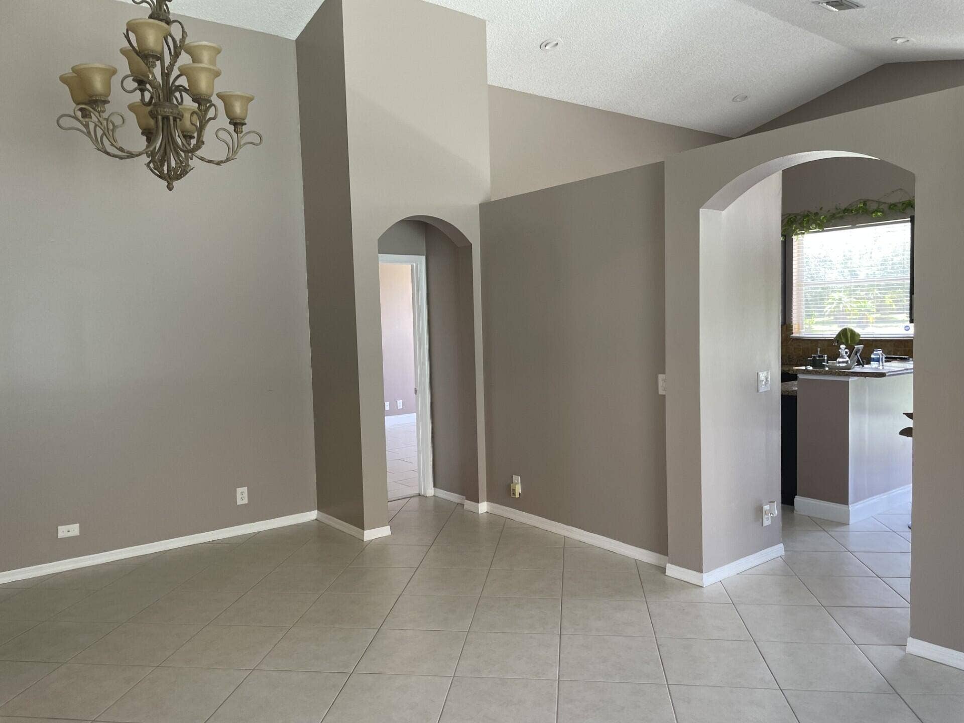 9514 Lago Drive, Boynton Beach, FL 33472 lago living to master