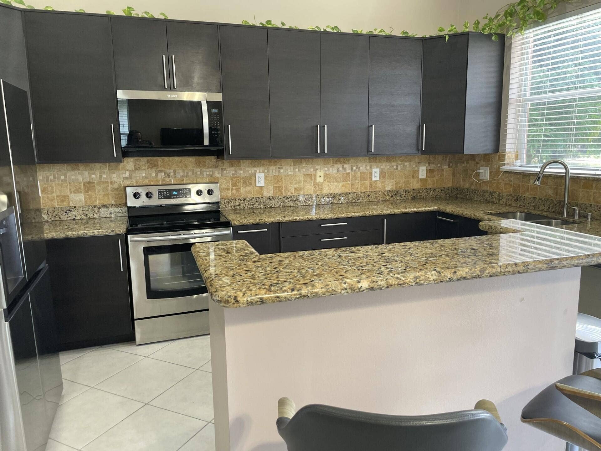 9514 Lago Drive, Boynton Beach, FL 33472 Lago kitchen