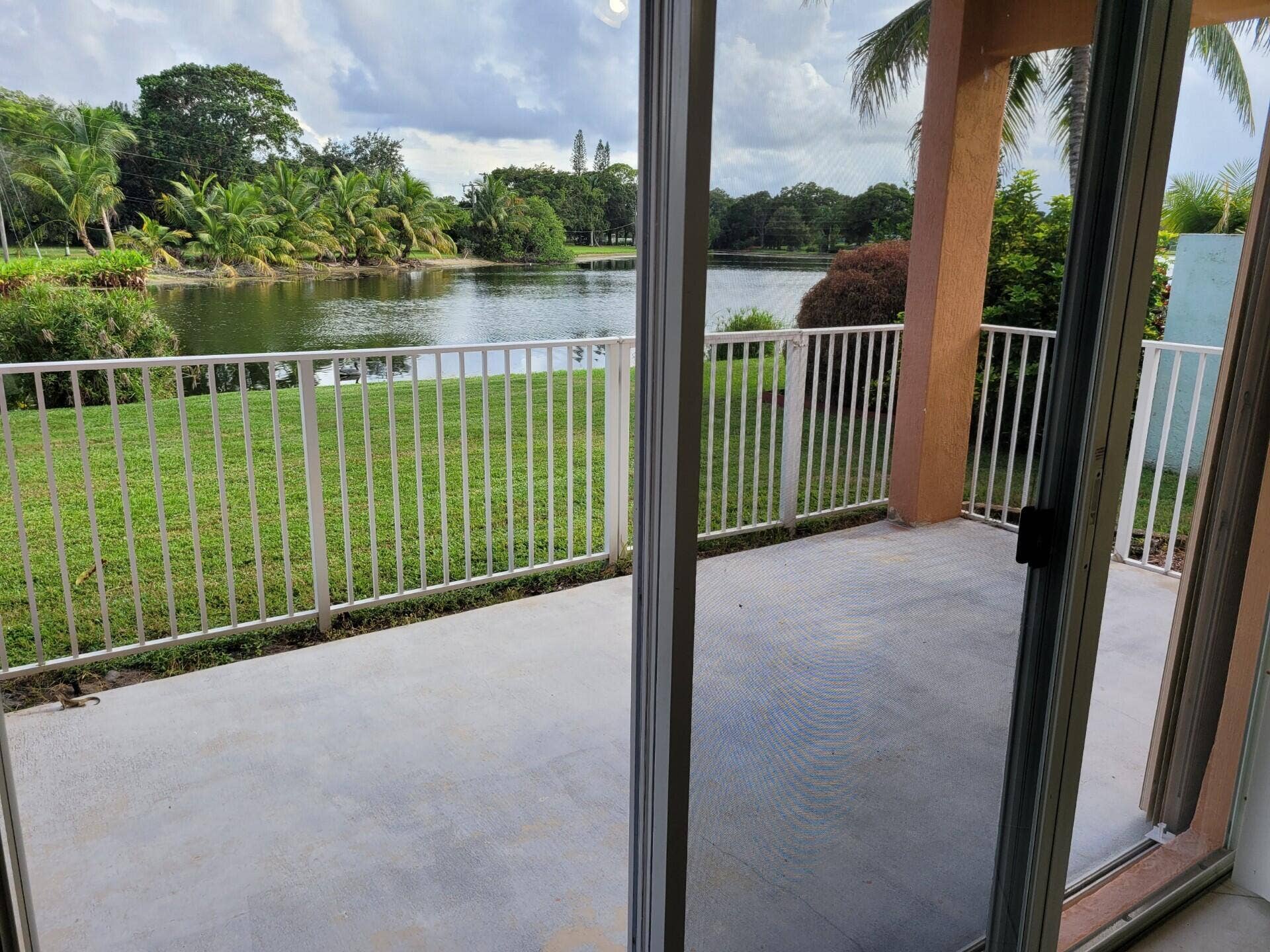 9514 Lago Drive, Boynton Beach, FL 33472 Lago water corner patio