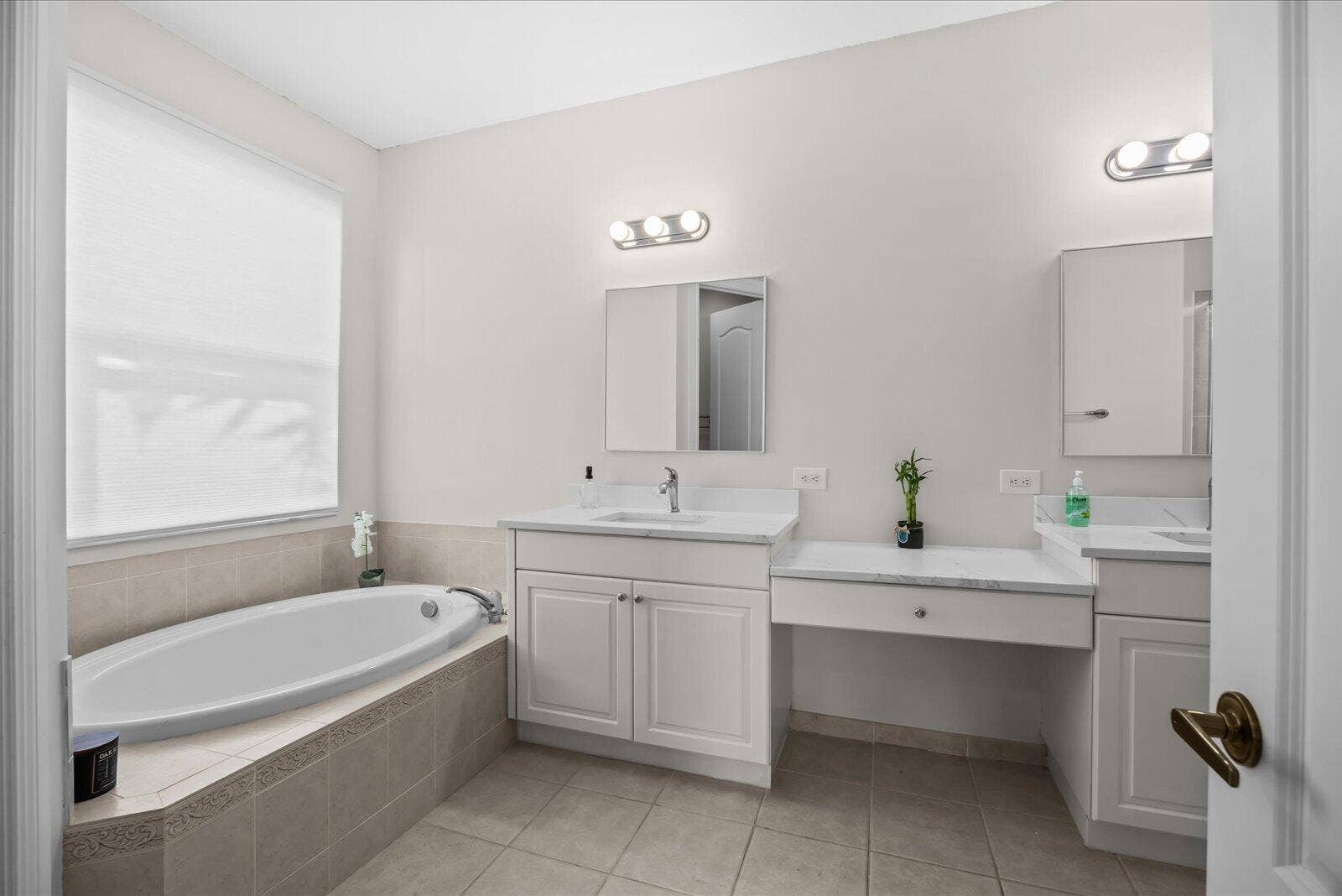 1180 AMETHYST Drive SW, Vero Beach, FL 32968 Master Bathroom