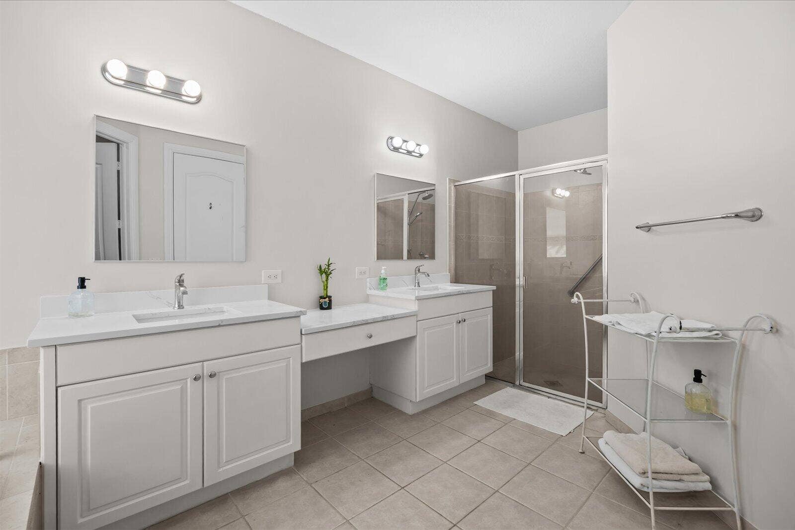 1180 AMETHYST Drive SW, Vero Beach, FL 32968 Master Bathroom