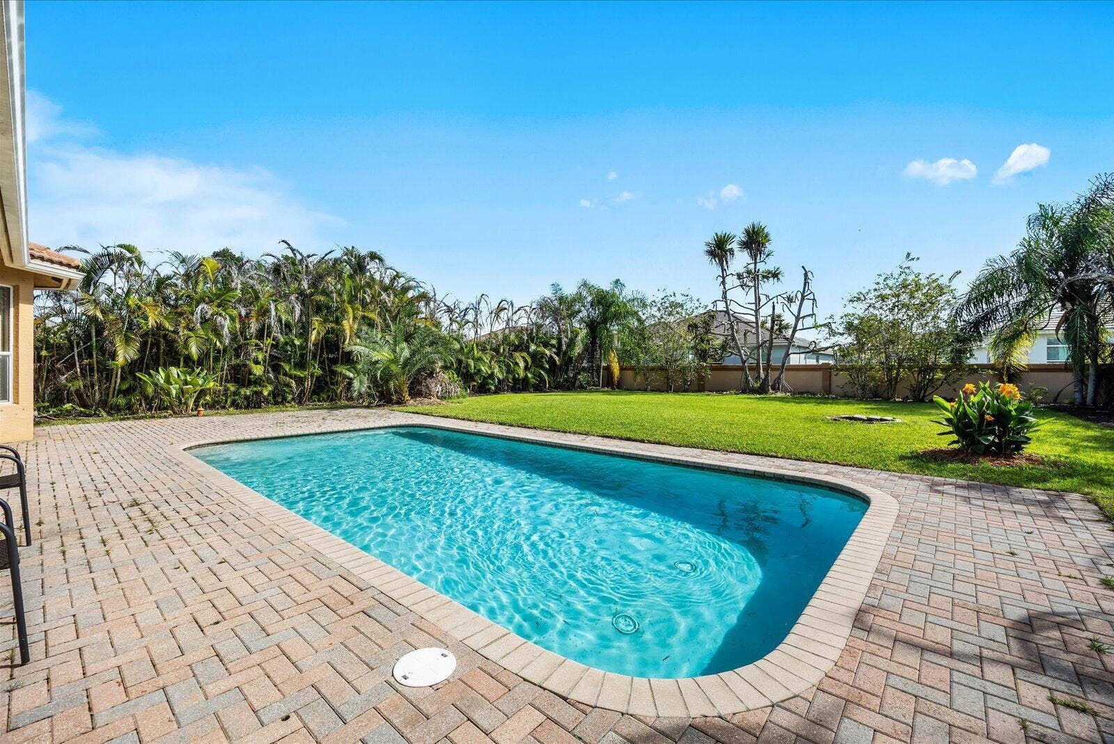 1180 AMETHYST Drive SW, Vero Beach, FL 32968 Pool