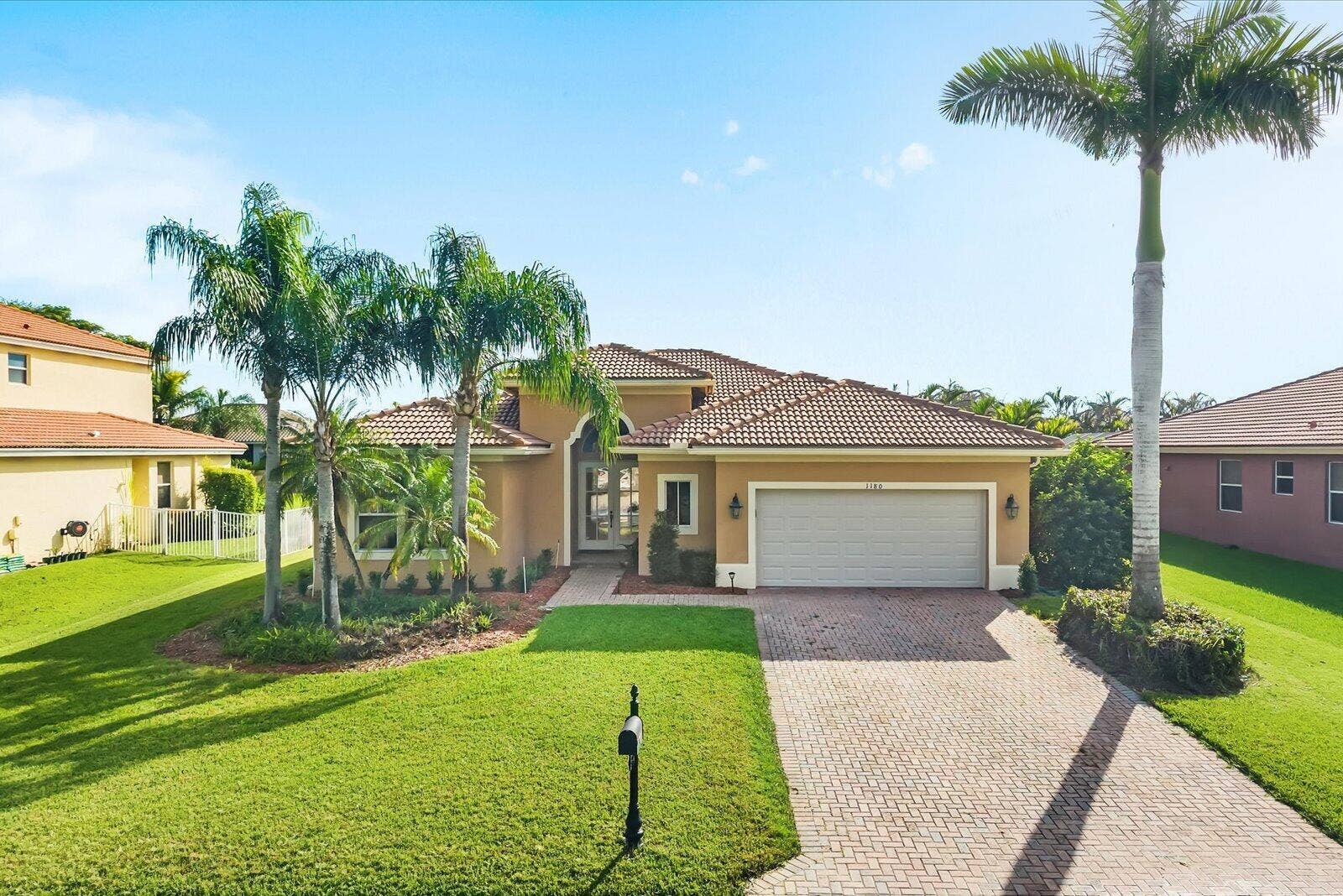 1180 AMETHYST Drive SW, Vero Beach, FL 32968 Front of House