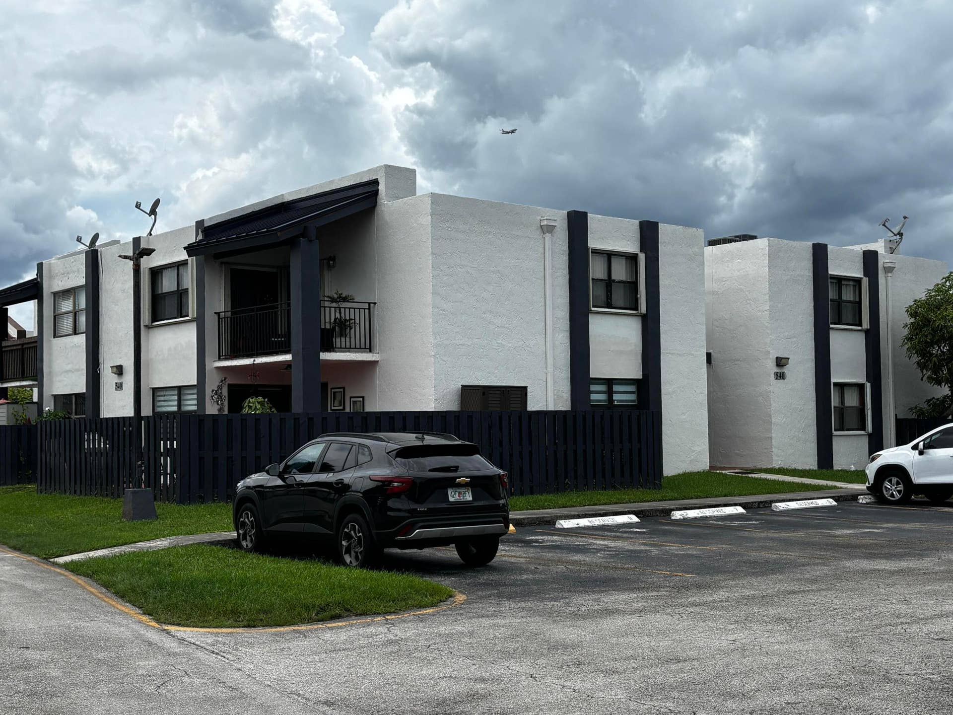 540 W PARK Drive, #101-1, Miami, Miami, FL 33172 IMG_1459