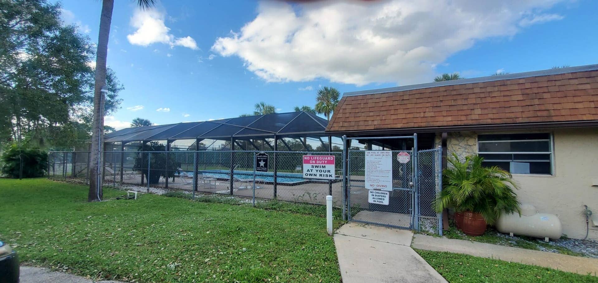 3124 US Highway 441 SE, #J1, Okeechobee, FL 34974 33