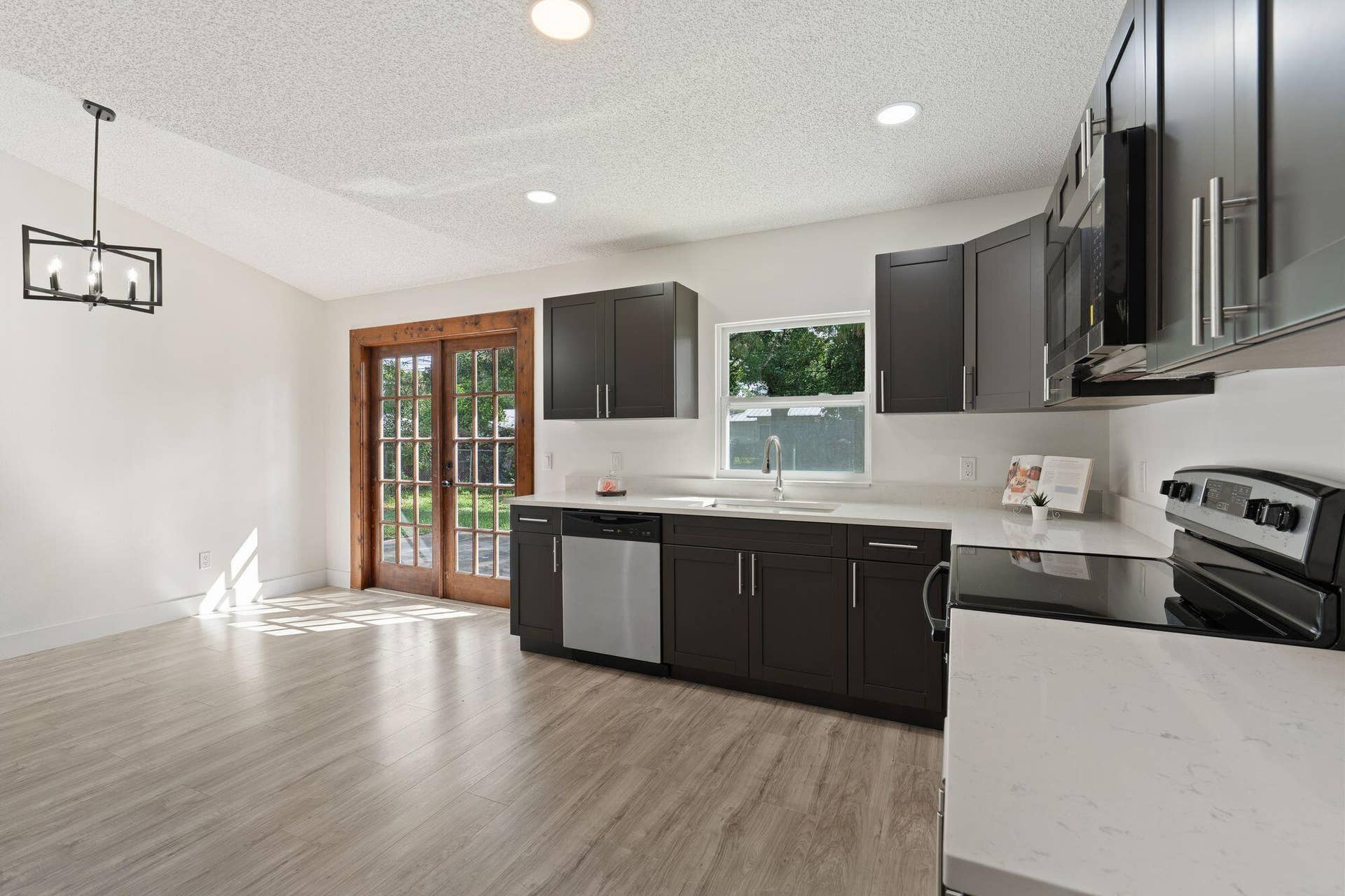 2136 80TH Avenue, Vero Beach, FL 32966 2136-80th-Ave-HigMedia-024