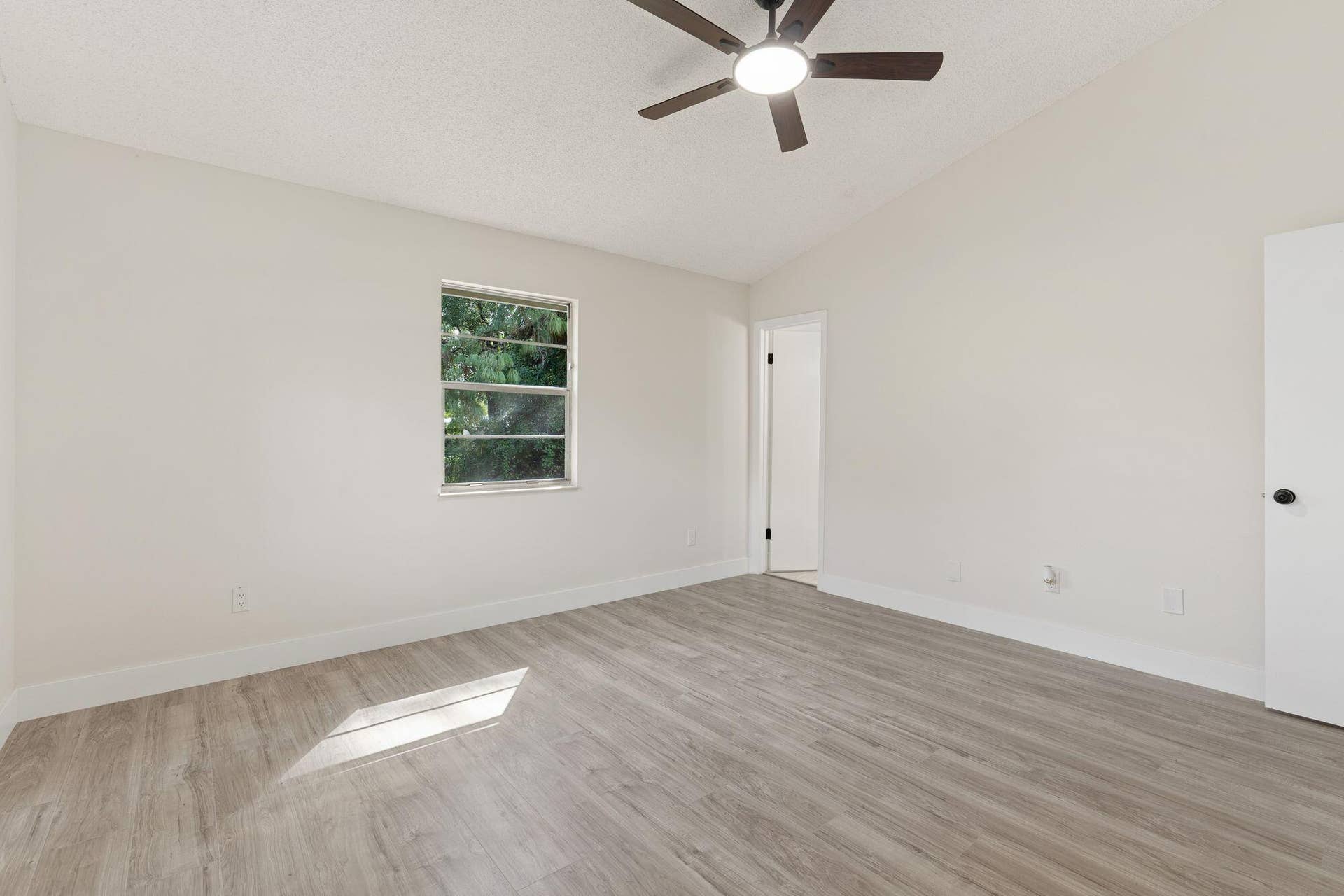 2136 80TH Avenue, Vero Beach, FL 32966 Primary