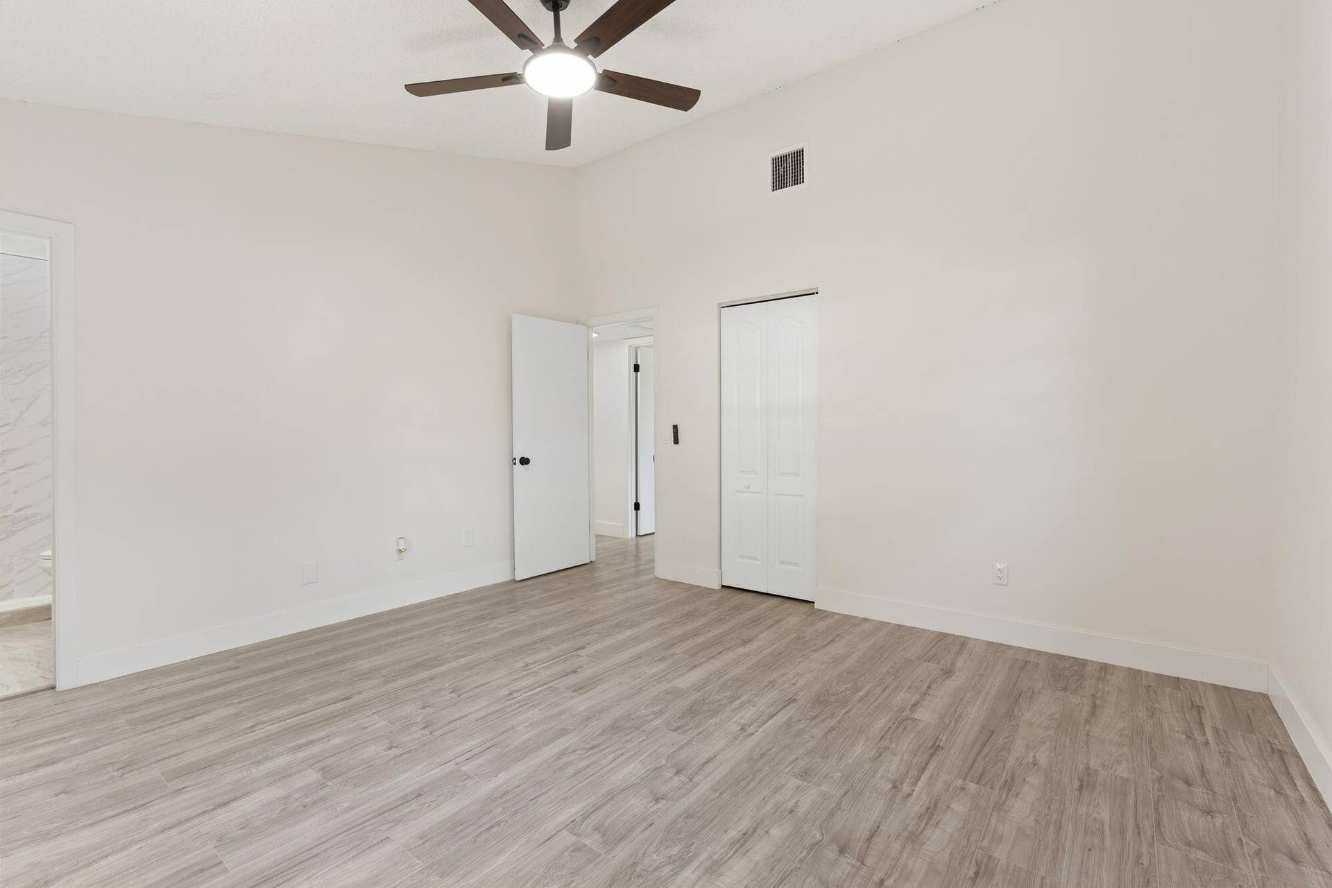 2136 80TH Avenue, Vero Beach, FL 32966 Primary