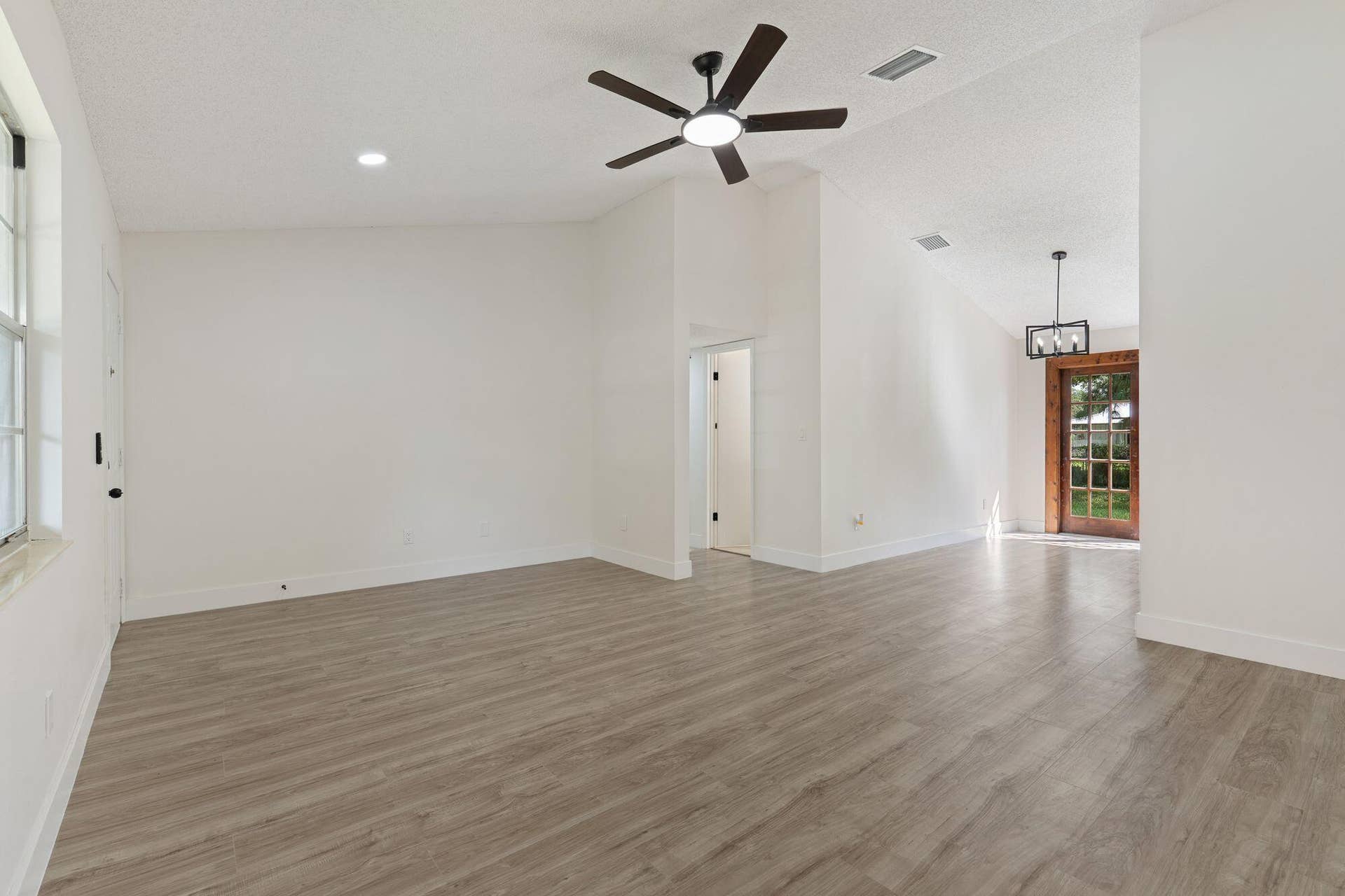 2136 80TH Avenue, Vero Beach, FL 32966 2136-80th-Ave-HigMedia-030