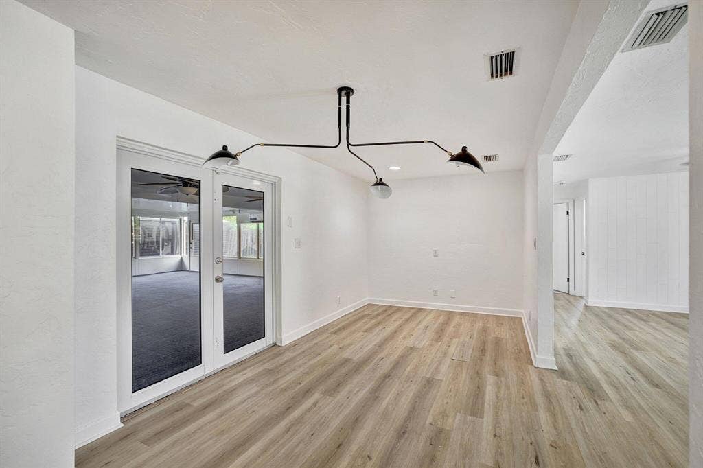 5615 FREEDOM Street, Hollywood, FL 33021 dining room