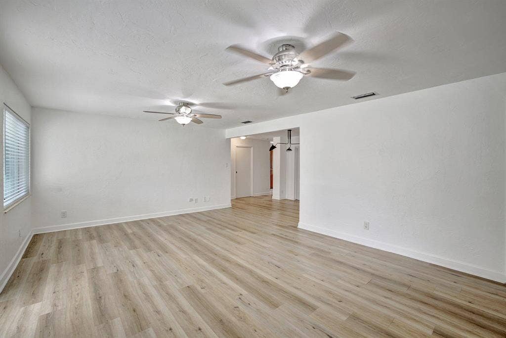5615 FREEDOM Street, Hollywood, FL 33021 living room