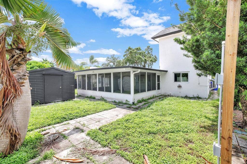 5615 FREEDOM Street, Hollywood, FL 33021 backyard