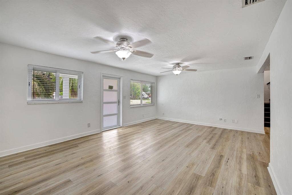 5615 FREEDOM Street, Hollywood, FL 33021 Entry