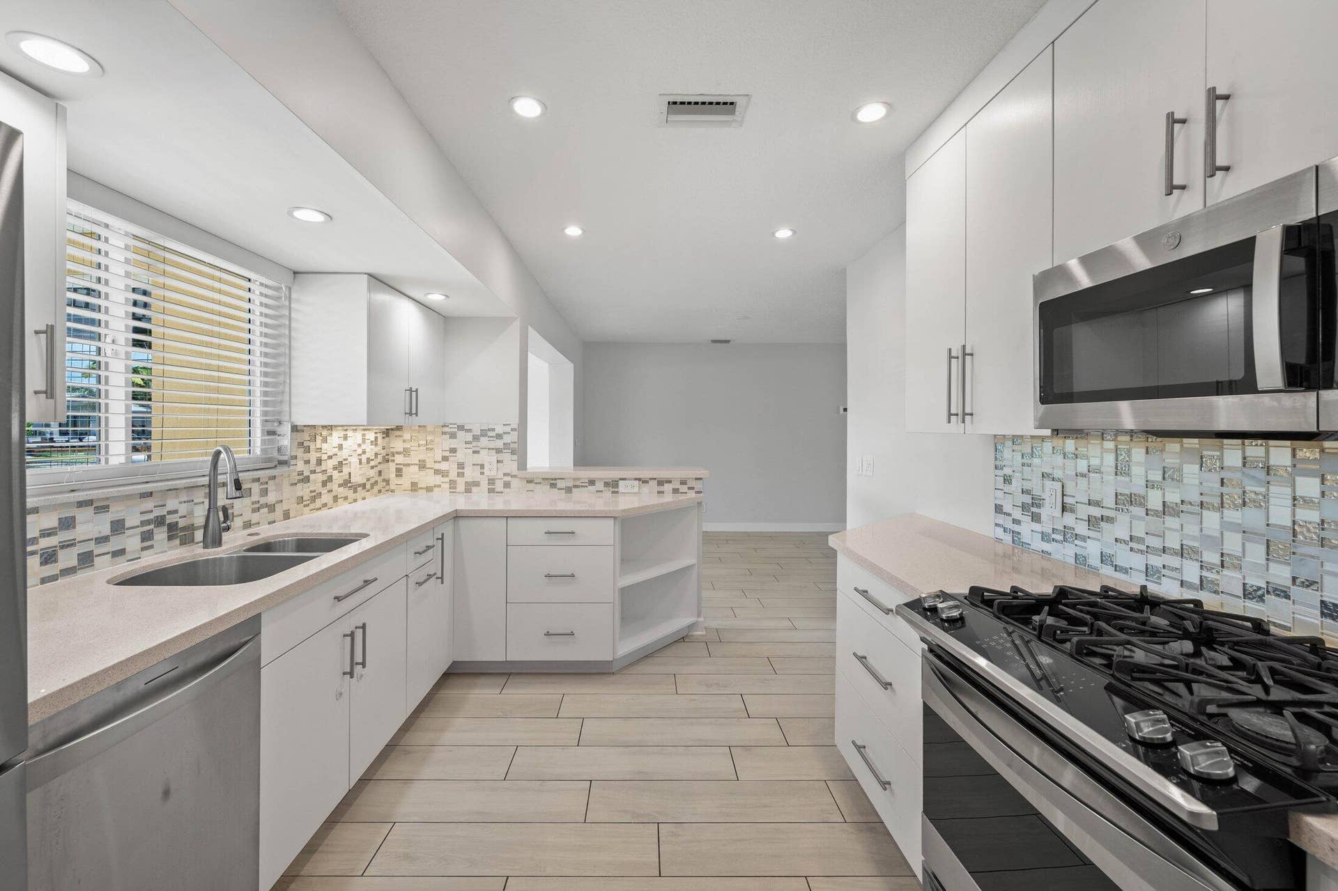 2265 SE 12TH Street, Pompano Beach, Pompano Beach, FL 33062 2255 SE 12th St Pompano Beach-33