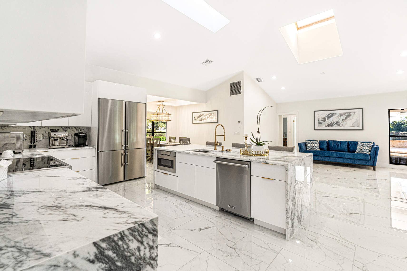 17950 MILBURN Way, Boca Raton, Boca Raton, FL 33498 kitchen island