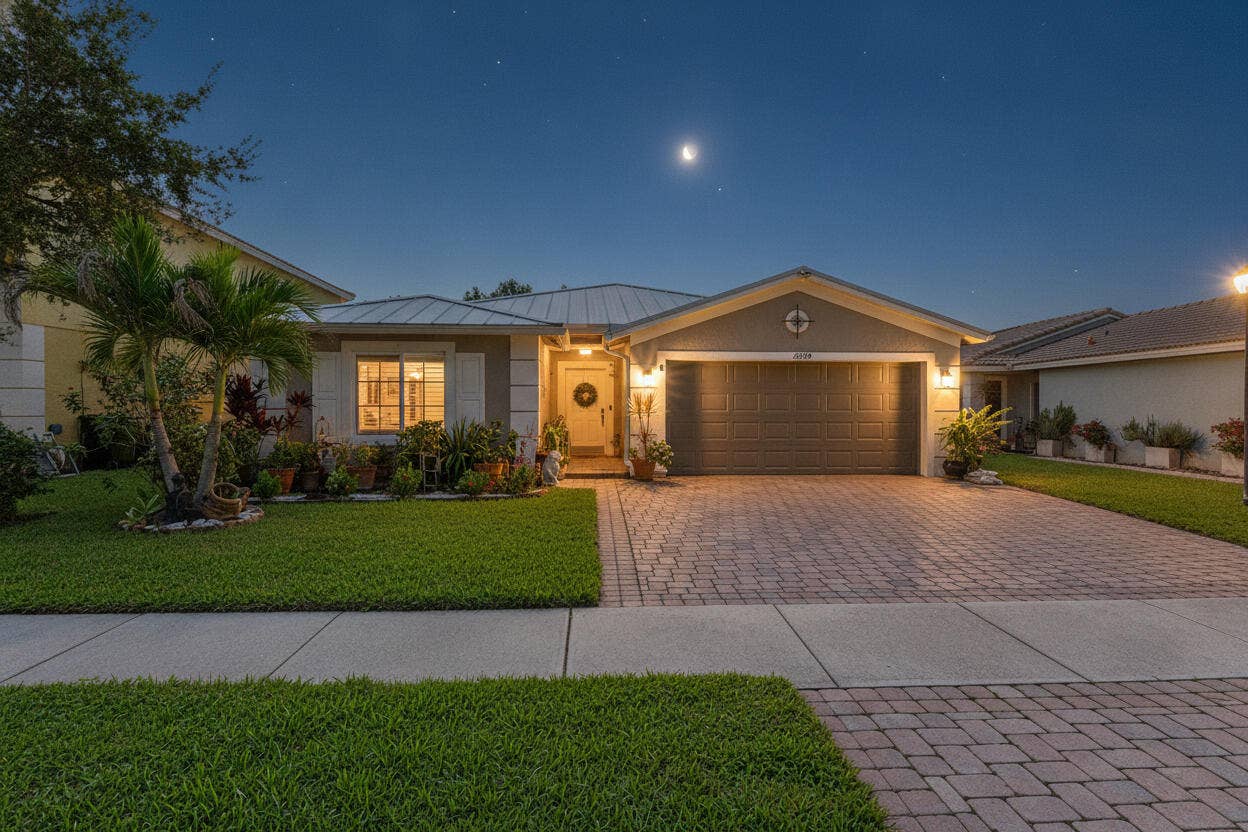 2099 Newport Isles Boulevard, Port St Lucie, FL 34953 Twilight