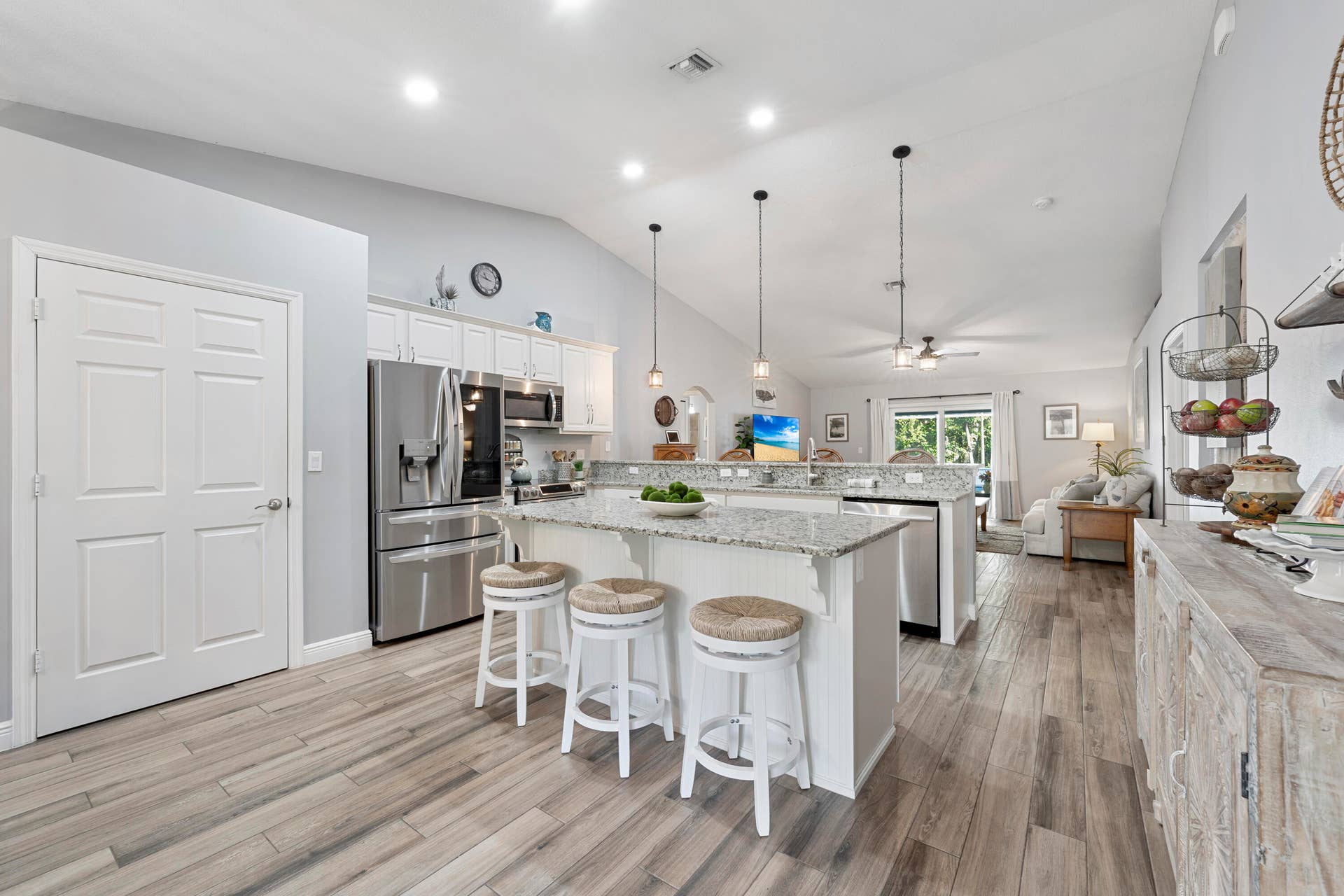 2300 CANOE CREEK Lane, Fort Pierce, FL 34981 18_17