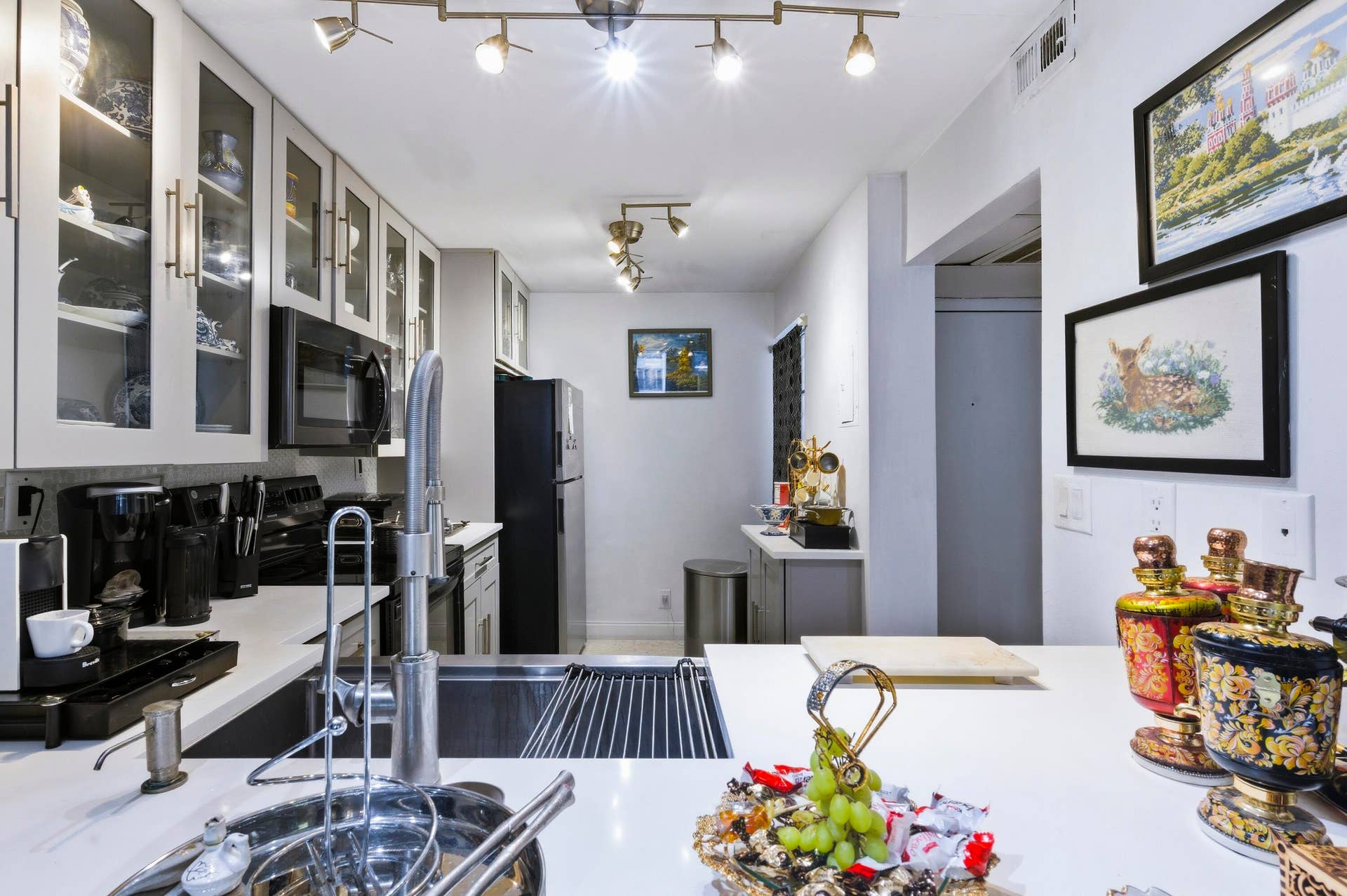 8 Royal Palm Way, #2050, Boca Raton, FL 33432 Kitchen