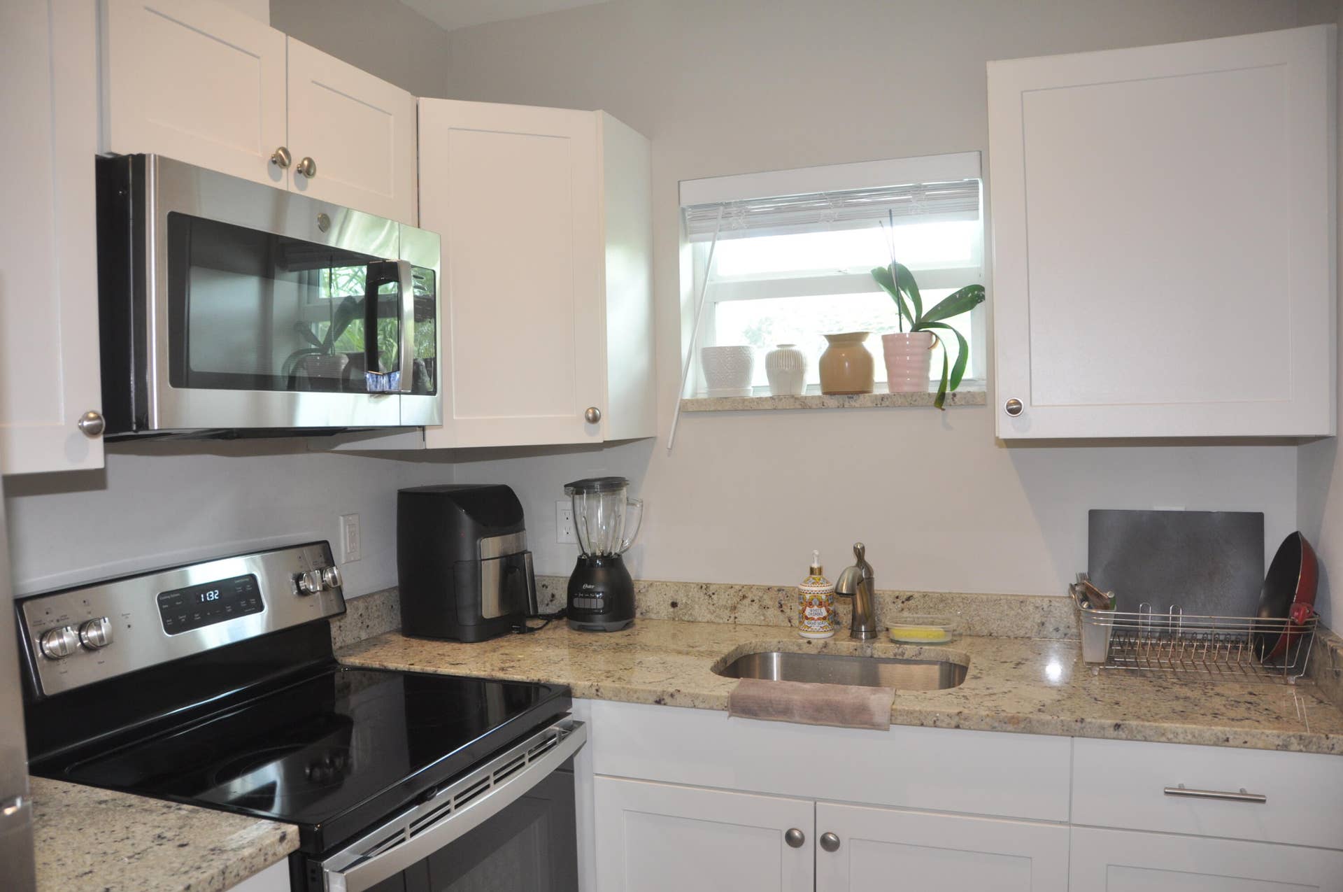 1216 NW 6th Court, #3, Fort Lauderdale, FL 33311 EACC3E31-43C0-4D32-A11C-ACEEE8BA9FE9