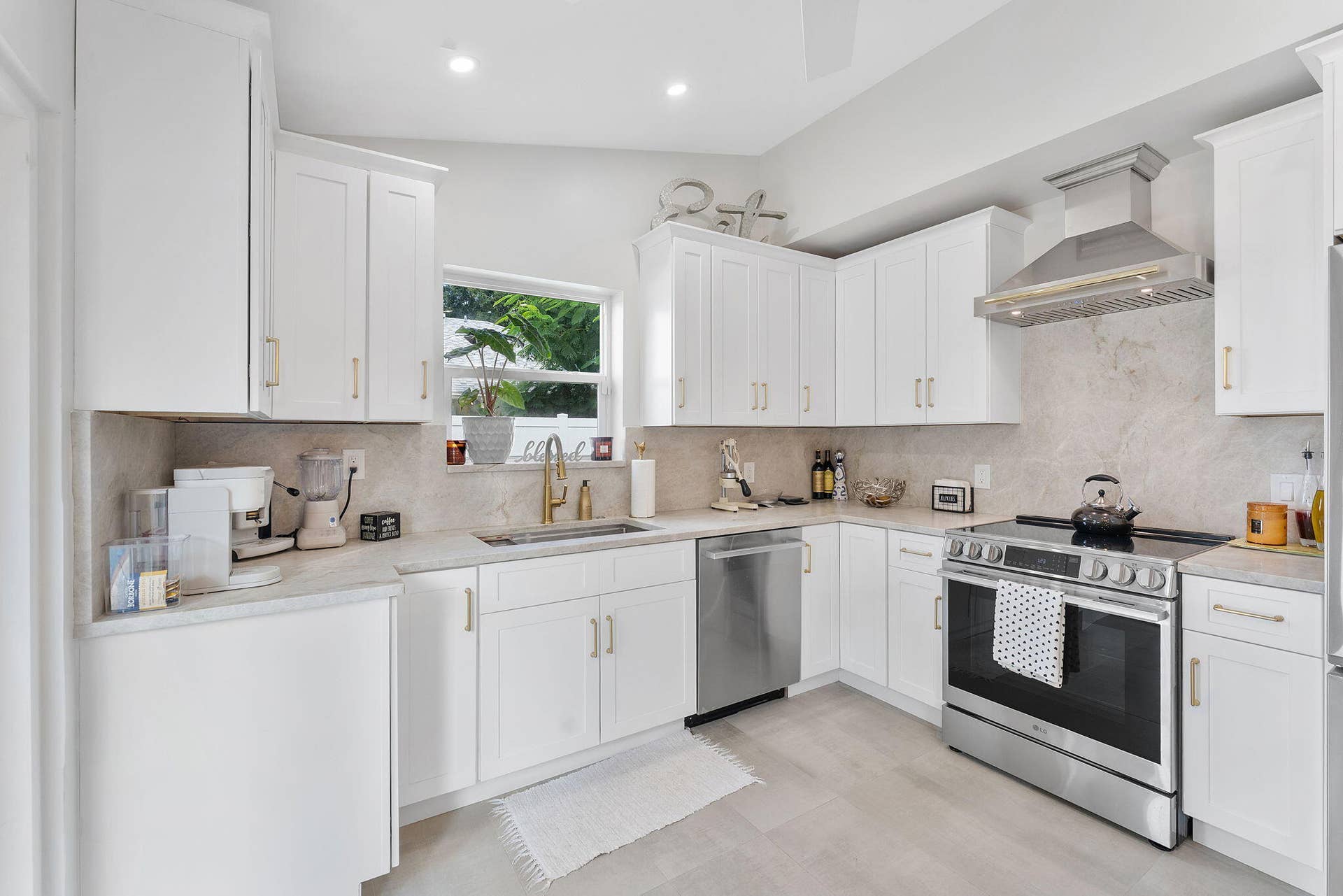 14529 Sunset Pine Drive, Delray Beach, FL 33445 Kitchen