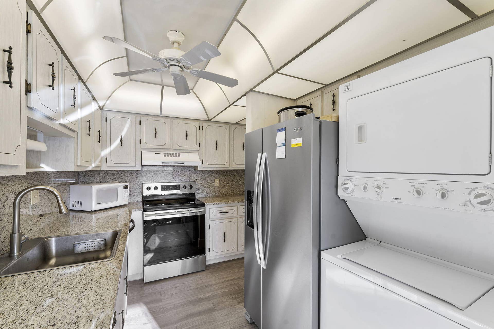 1050 Citrus Way, #202, Delray Beach, FL 33445 Kitchen