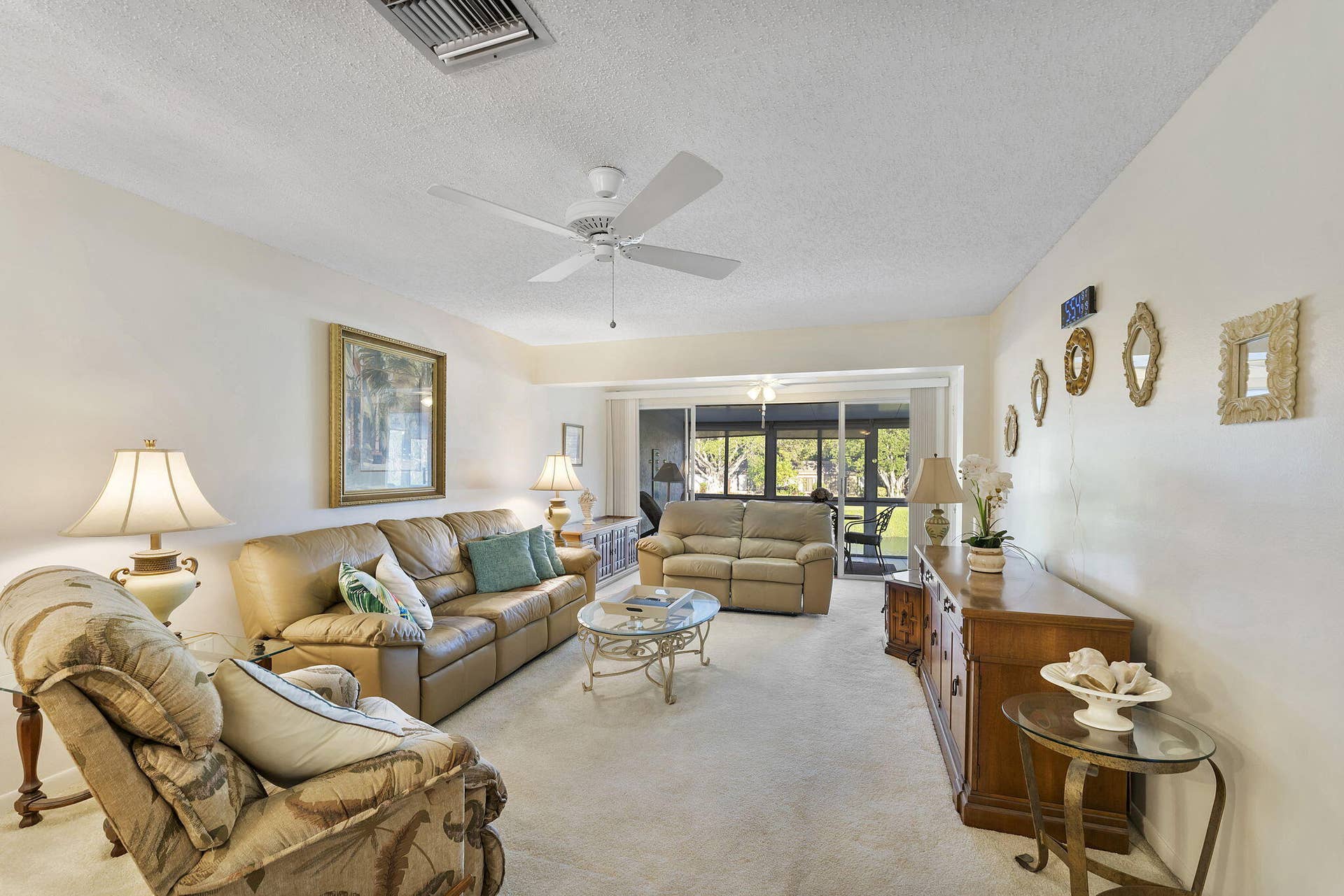 1050 Citrus Way, #202, Delray Beach, FL 33445 Living room
