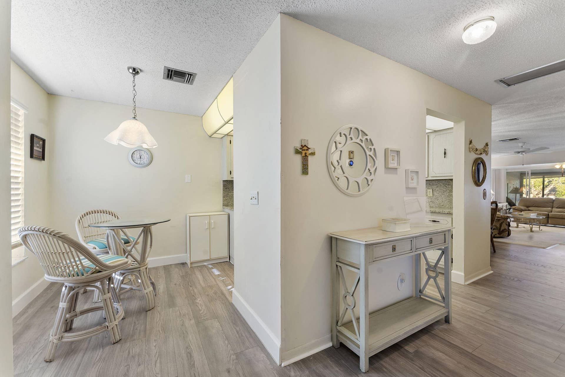 1050 Citrus Way, #202, Delray Beach, FL 33445 breakfast area