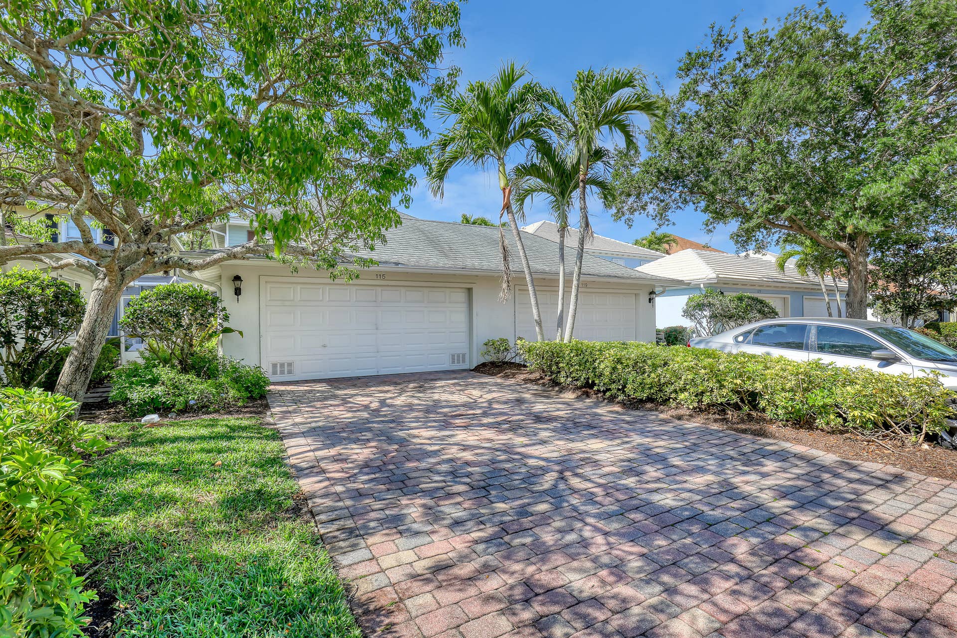 115 Soriano Drive, Jupiter, FL 33458 Driveway