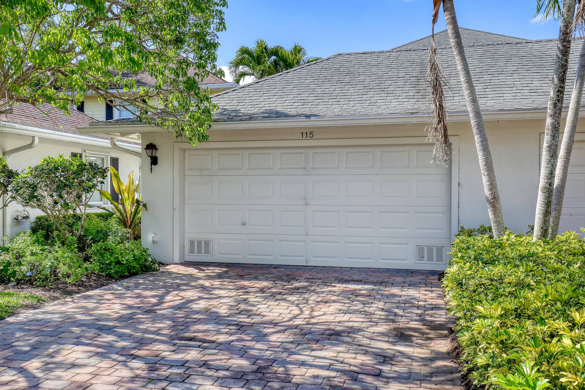 115 Soriano Drive, Jupiter, FL 33458 2 Car Garage