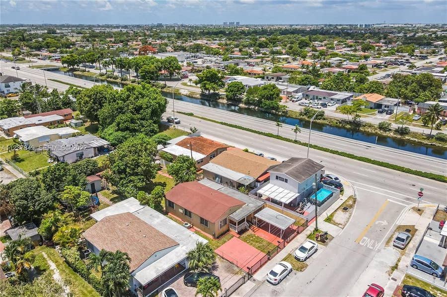 Property photo for 378 W 39th Place, Hialeah, FL