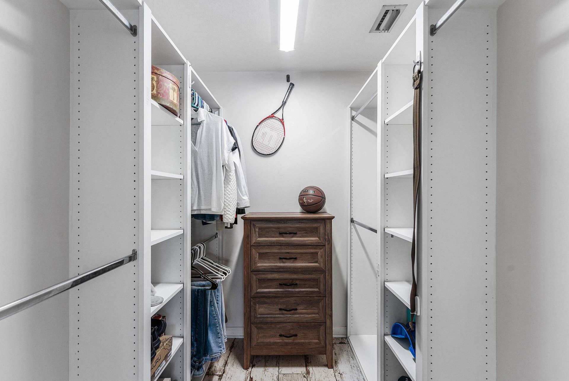 Walk-in Closet