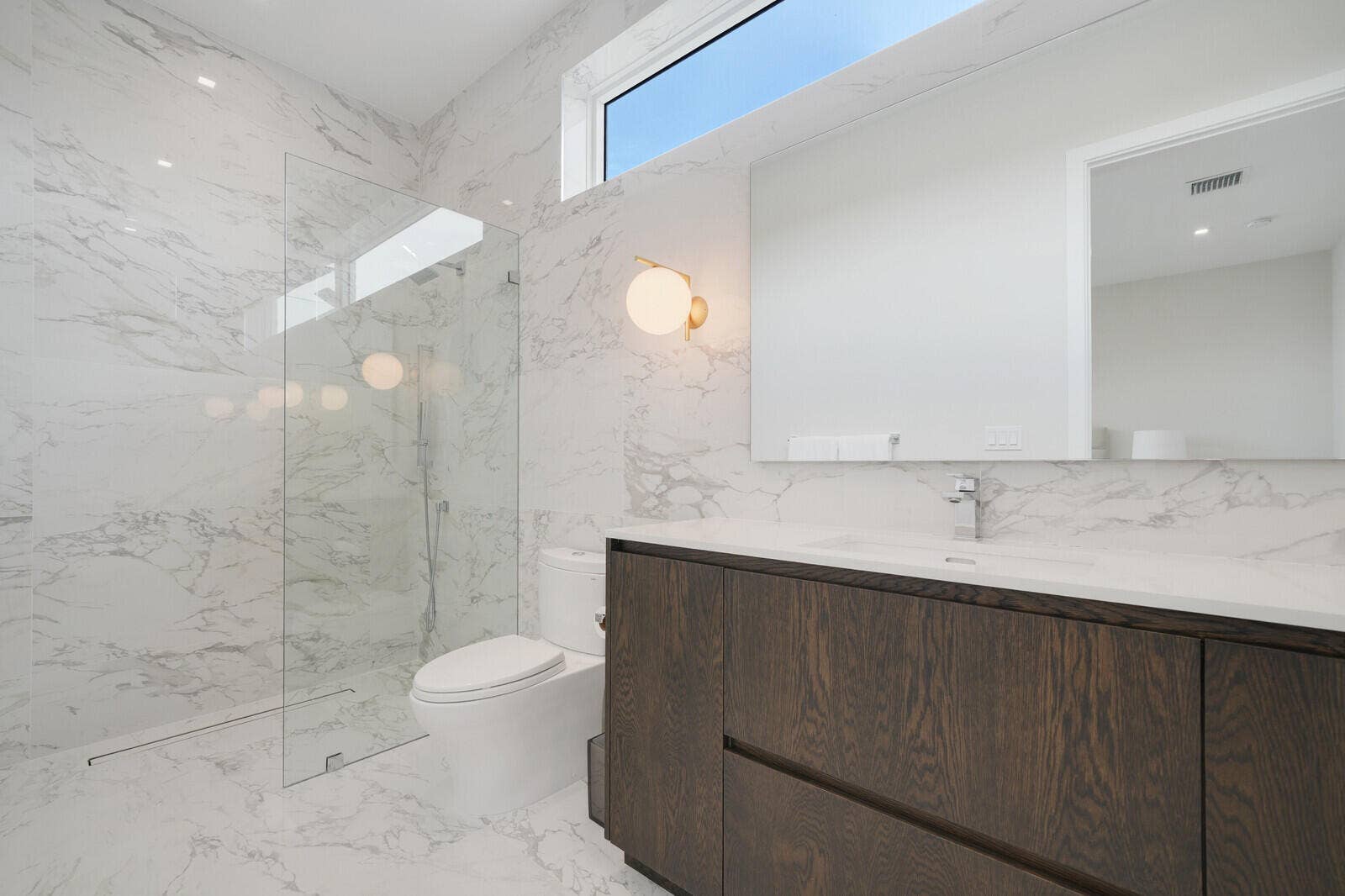 Bedroom 2 ensuite bath