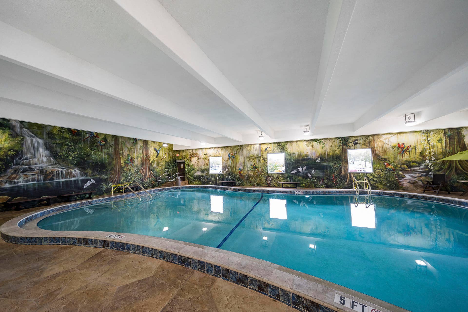 71 Canterbury C, West Palm Beach, FL 33417 Indoor Pool