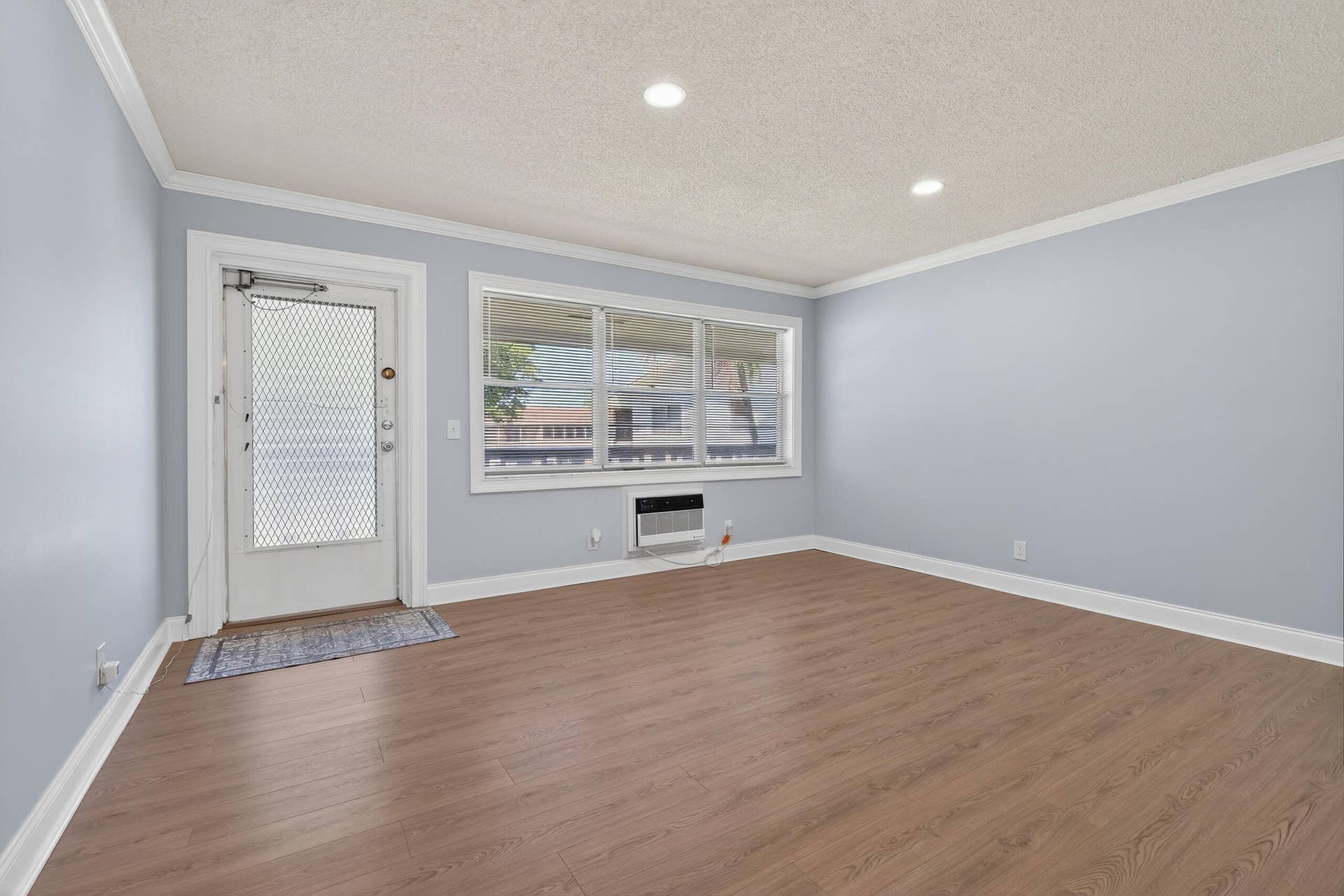 71 Canterbury C, West Palm Beach, FL 33417 Living Room and Front Door