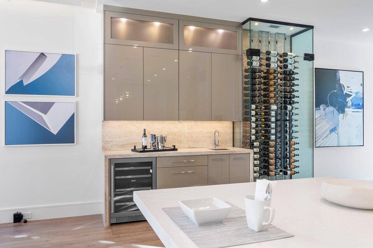 Full Wine Bar