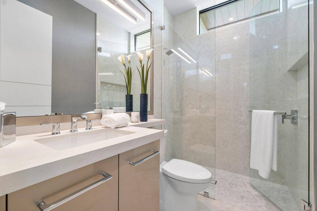 Guest Bath 3