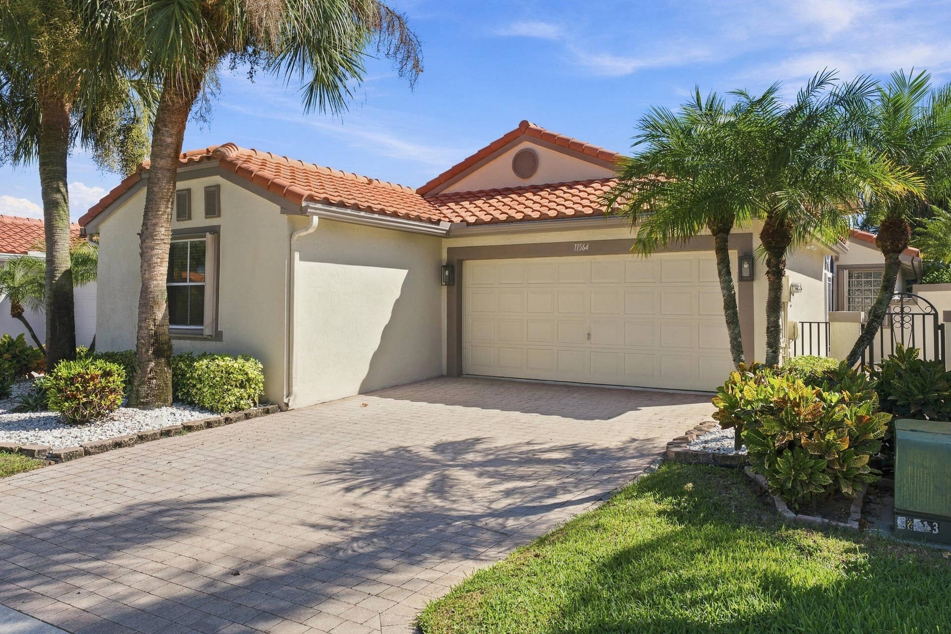 11564 Augustus Drive, Boynton Beach, FL 33437 4_luxpro.media-04