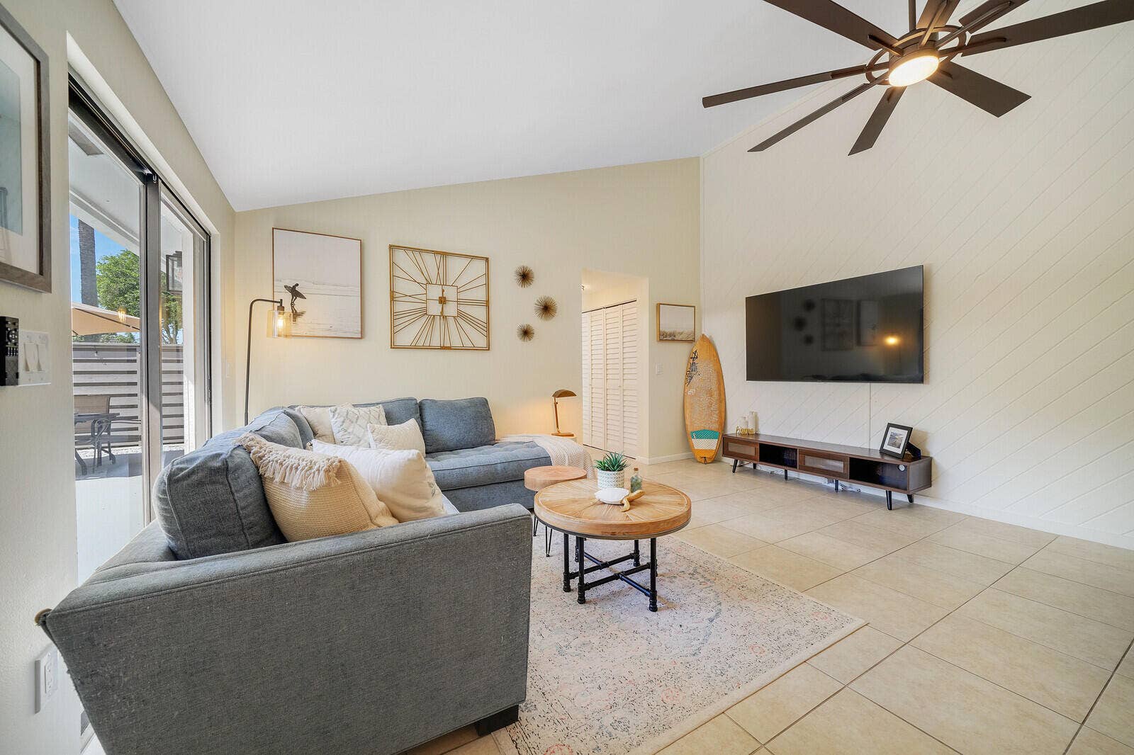 1801 S US HIGHWAY 1, #8C, Jupiter, FL 33477 Living Area