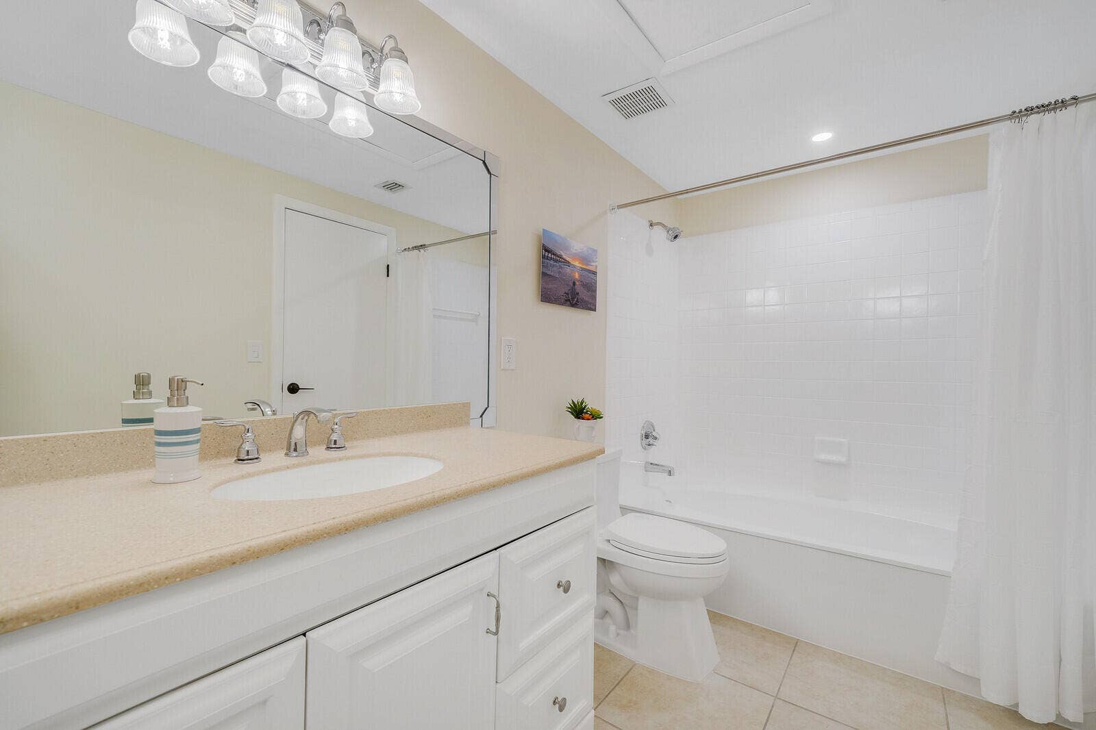 1801 S US HIGHWAY 1, #8C, Jupiter, FL 33477 Primary En-Suite Bathroom