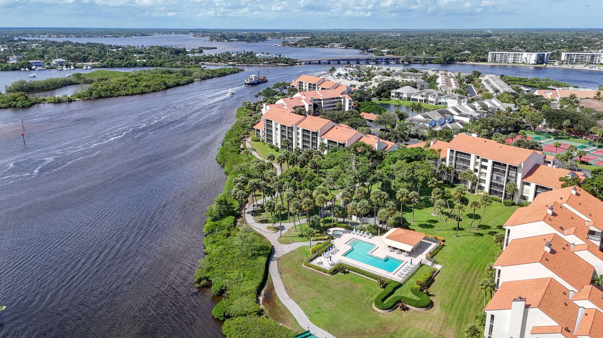 69-web-or-mls-DJI_20261010023124_0487_D-